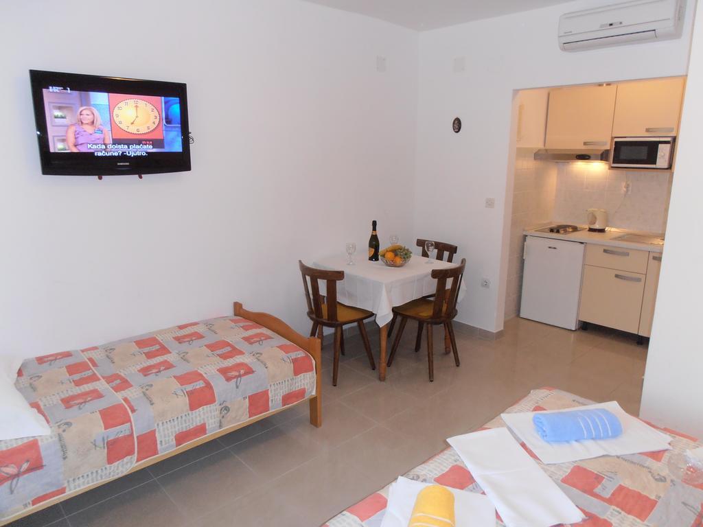 מאקרסקה Apartment Villa Besker מראה חיצוני תמונה